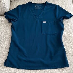 Deep Reef Figs Scrub Top